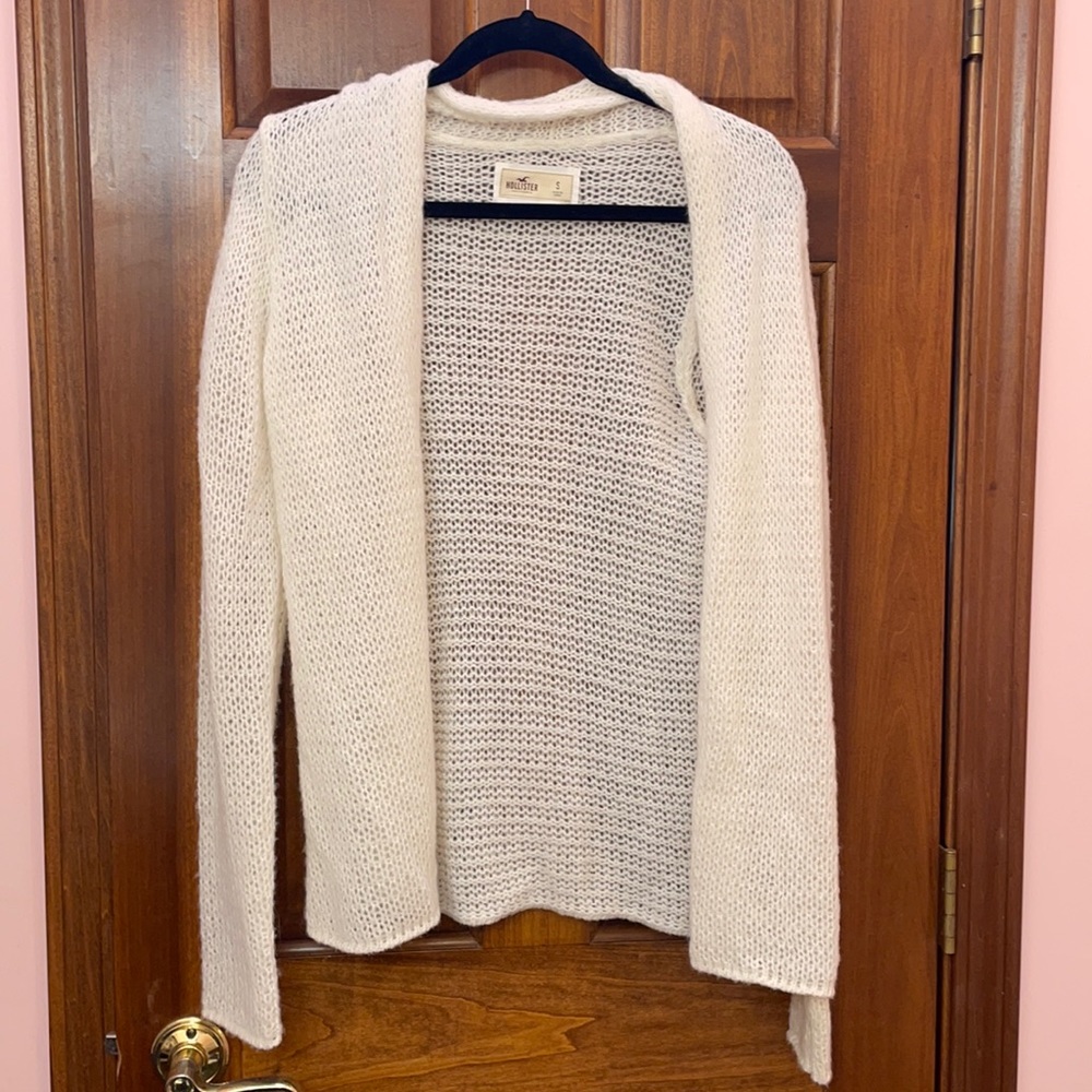Hollister woman’s size small white sweater jacket